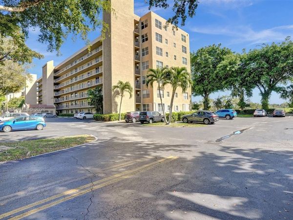 4570 NW 18th Avenue, Unit 202, Deerfield Beach, FL 33064