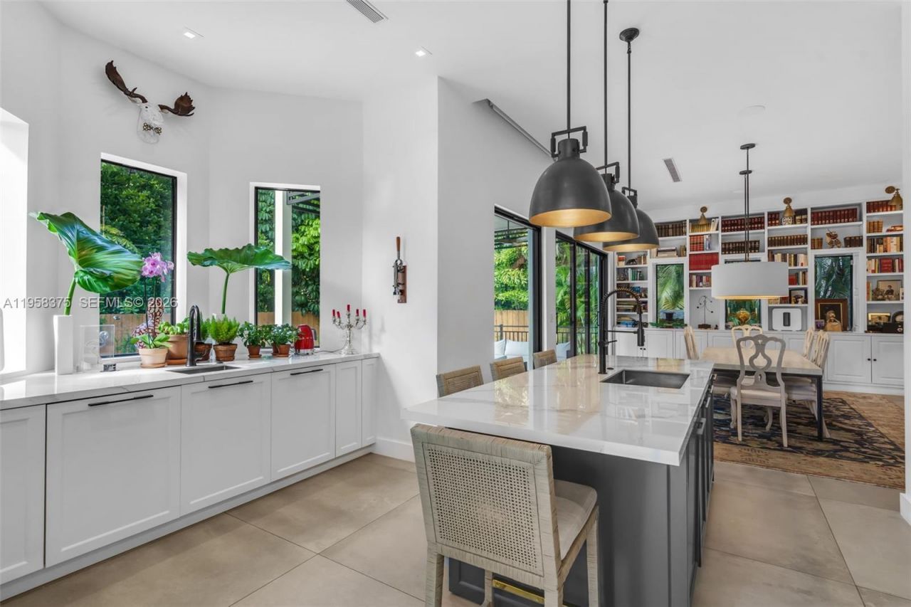 420 Palmwood Ln, Key Biscayne, FL 33149 Photo