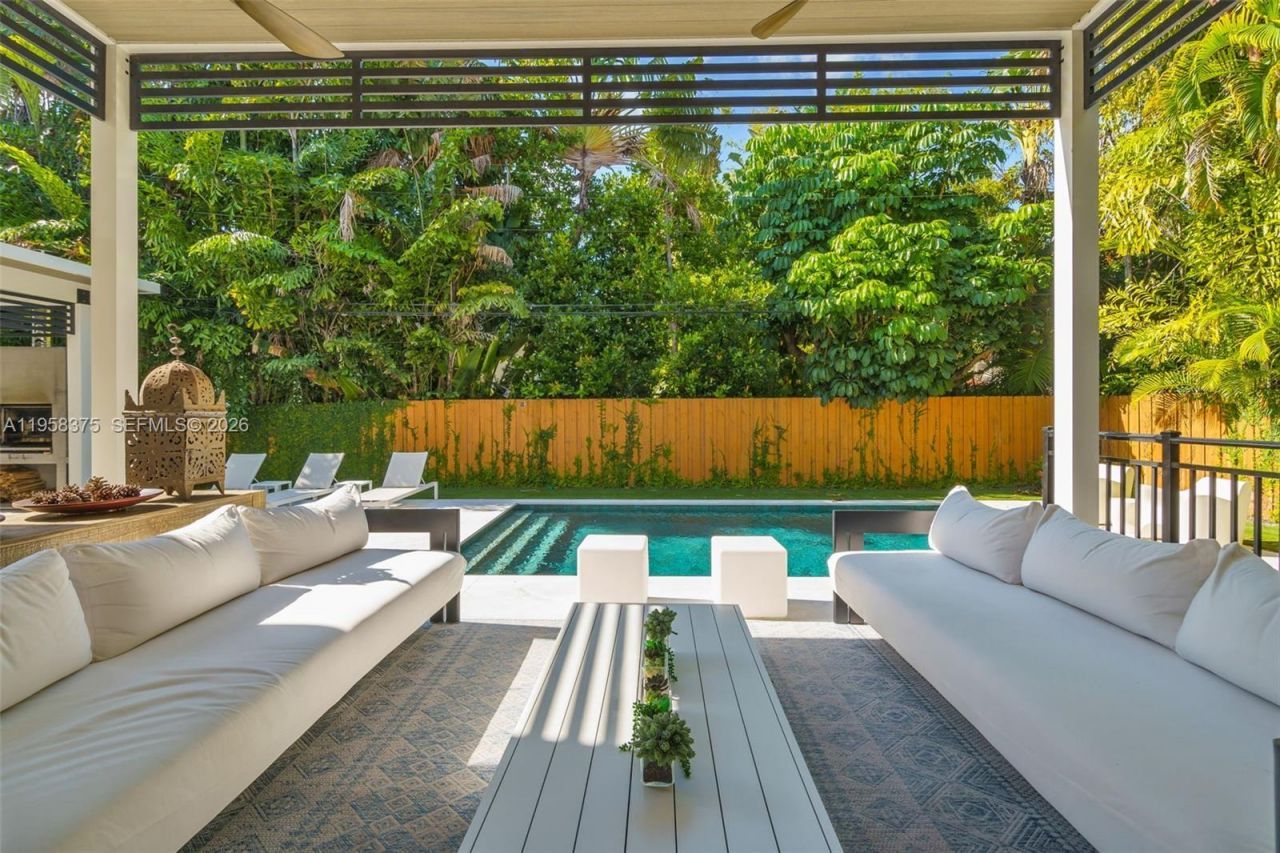 420 Palmwood Ln, Key Biscayne, FL 33149 Photo