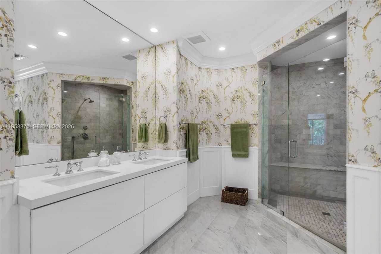 420 Palmwood Ln, Key Biscayne, FL 33149 Photo