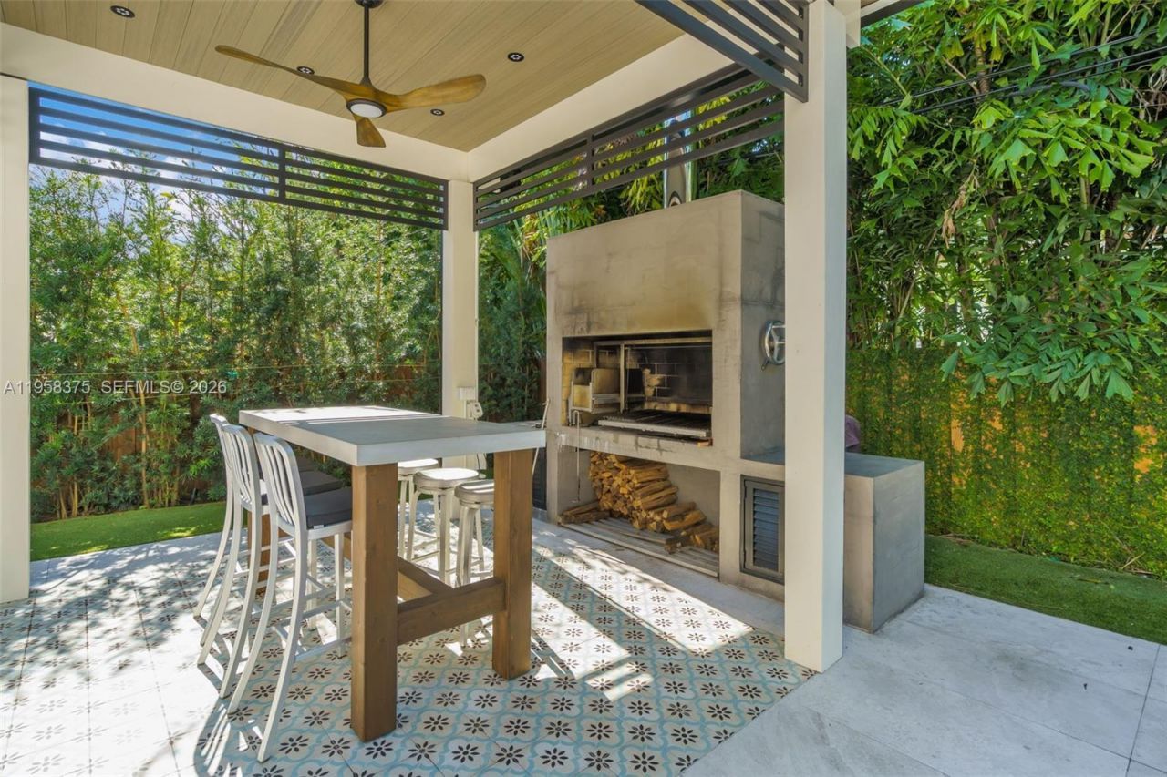 420 Palmwood Ln, Key Biscayne, FL 33149 Photo