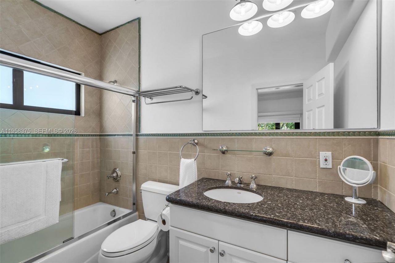 420 Palmwood Ln, Key Biscayne, FL 33149 Photo