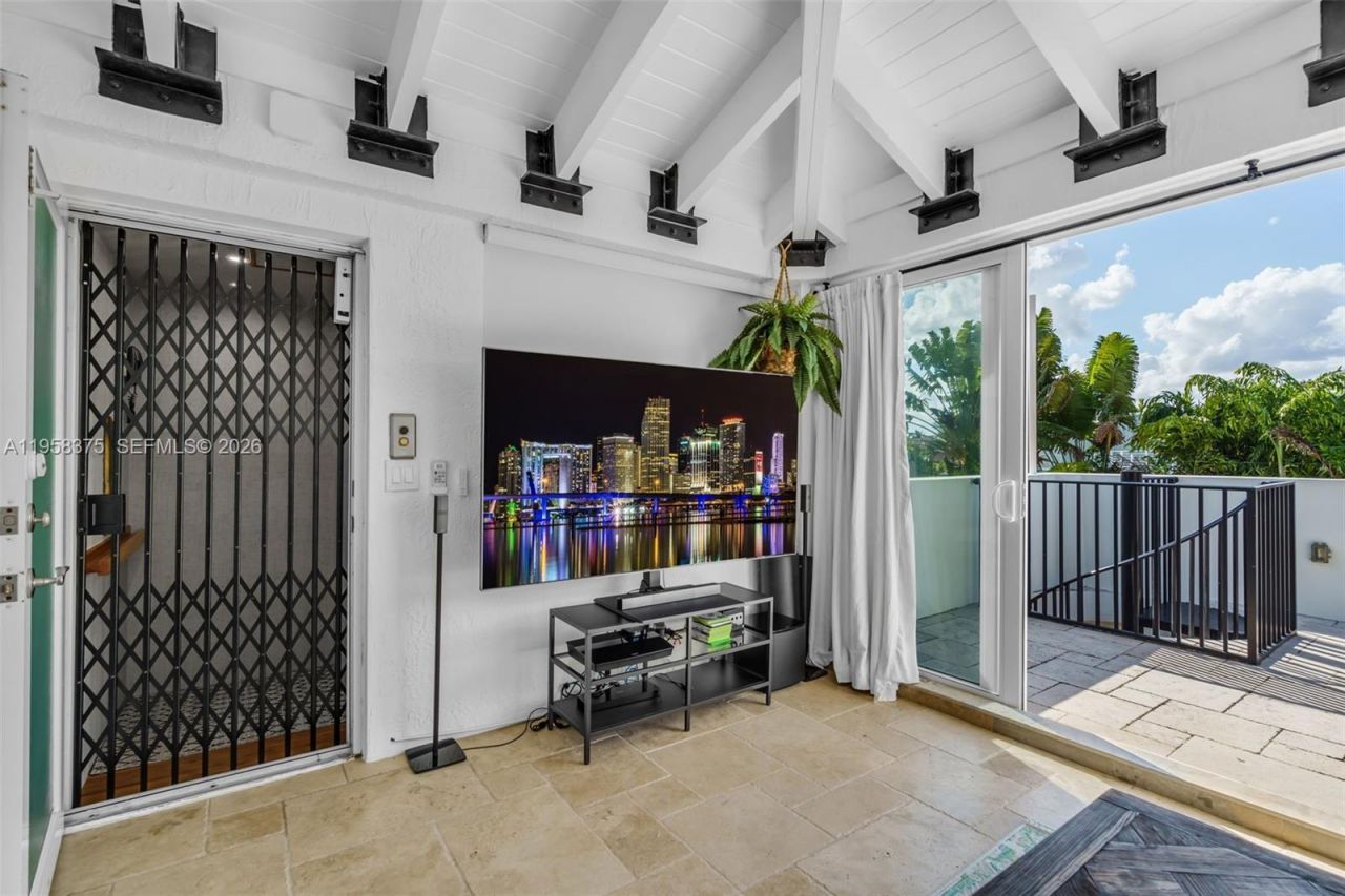 420 Palmwood Ln, Key Biscayne, FL 33149 Photo