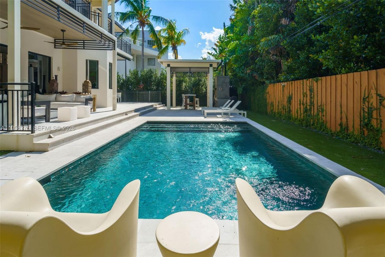 420 Palmwood Ln, Key Biscayne, FL 33149 Photo