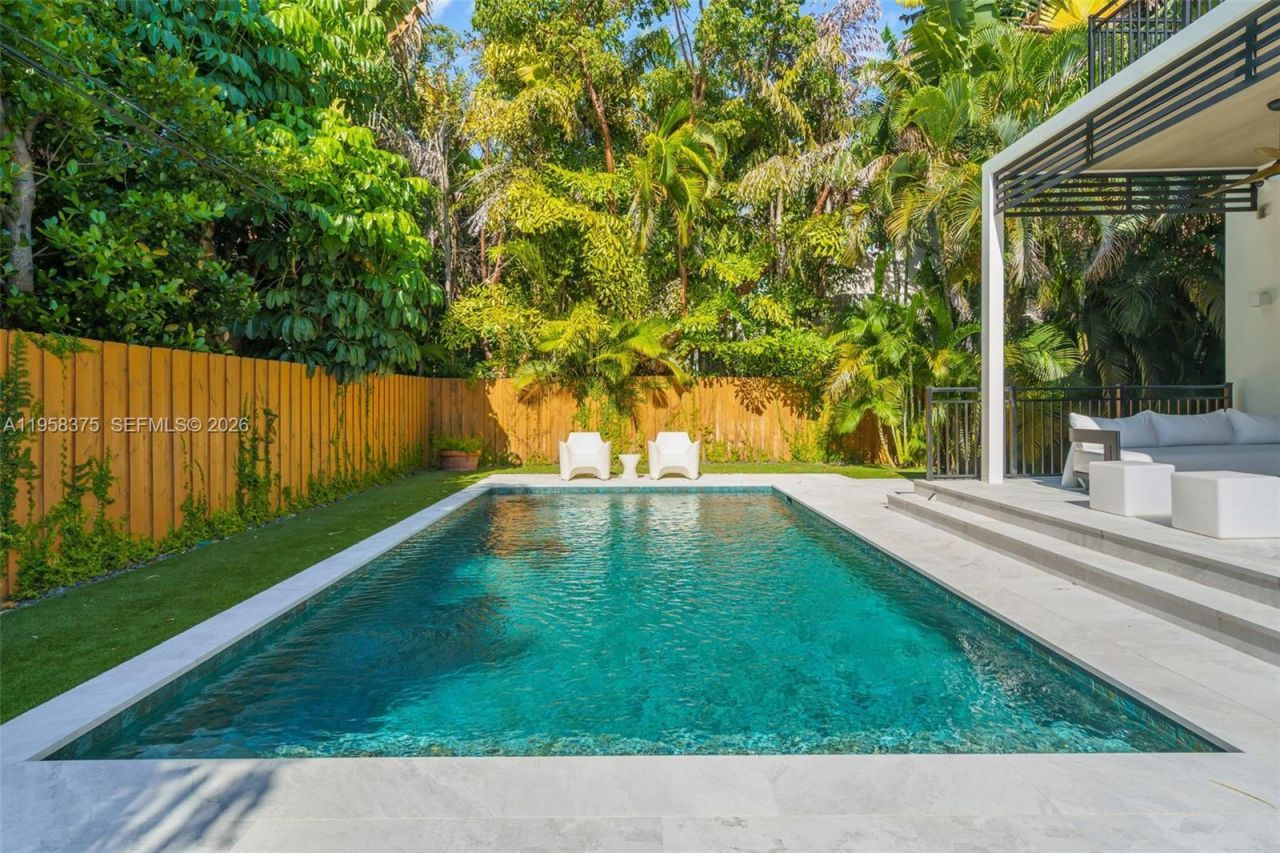 420 Palmwood Ln, Key Biscayne, FL 33149 Photo