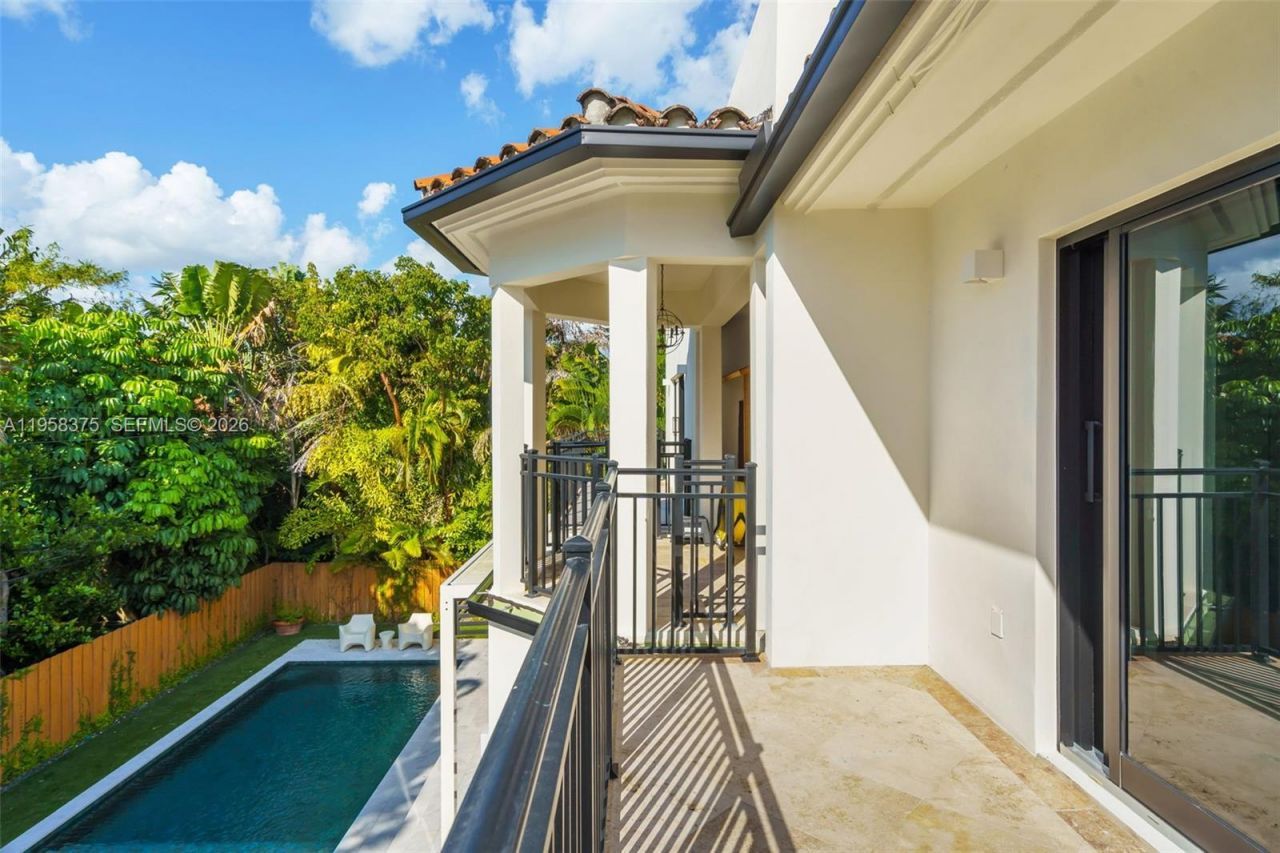 420 Palmwood Ln, Key Biscayne, FL 33149 Photo