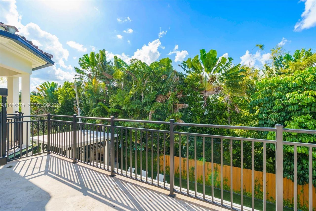 420 Palmwood Ln, Key Biscayne, FL 33149 Photo