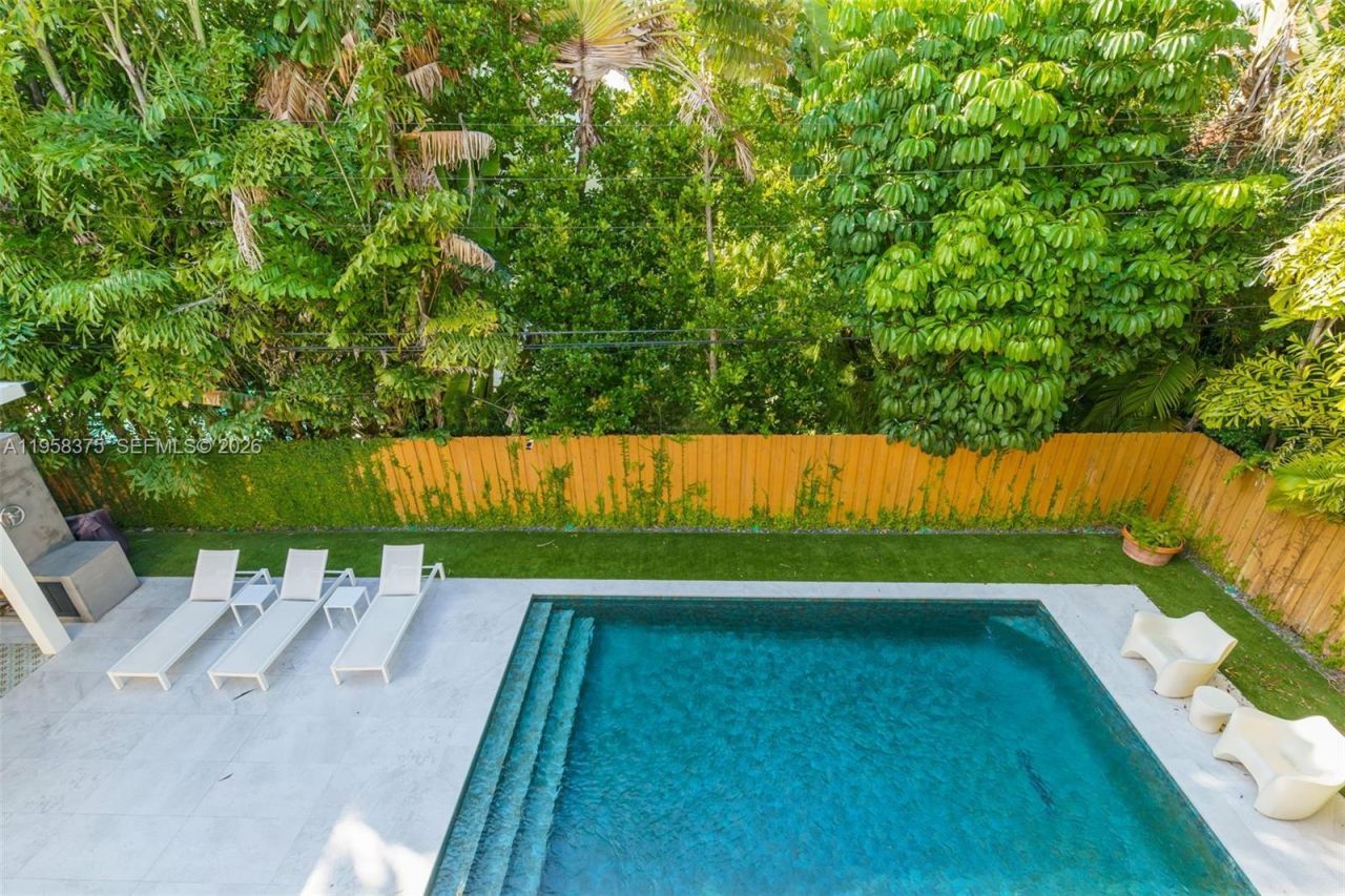 420 Palmwood Ln, Key Biscayne, FL 33149 Photo