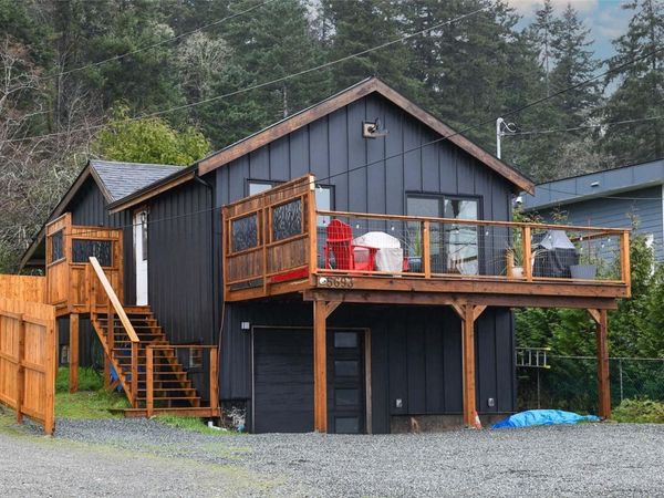 5693 Island Hwy S, Union Bay, BC V0R 3B0