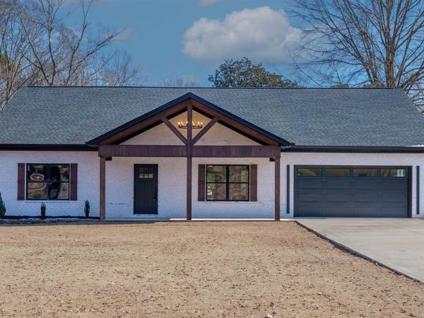 350 Betsy Ross Ln, Florence, AL