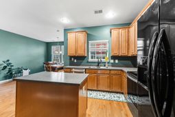 9038 Parlor Drive photo 4