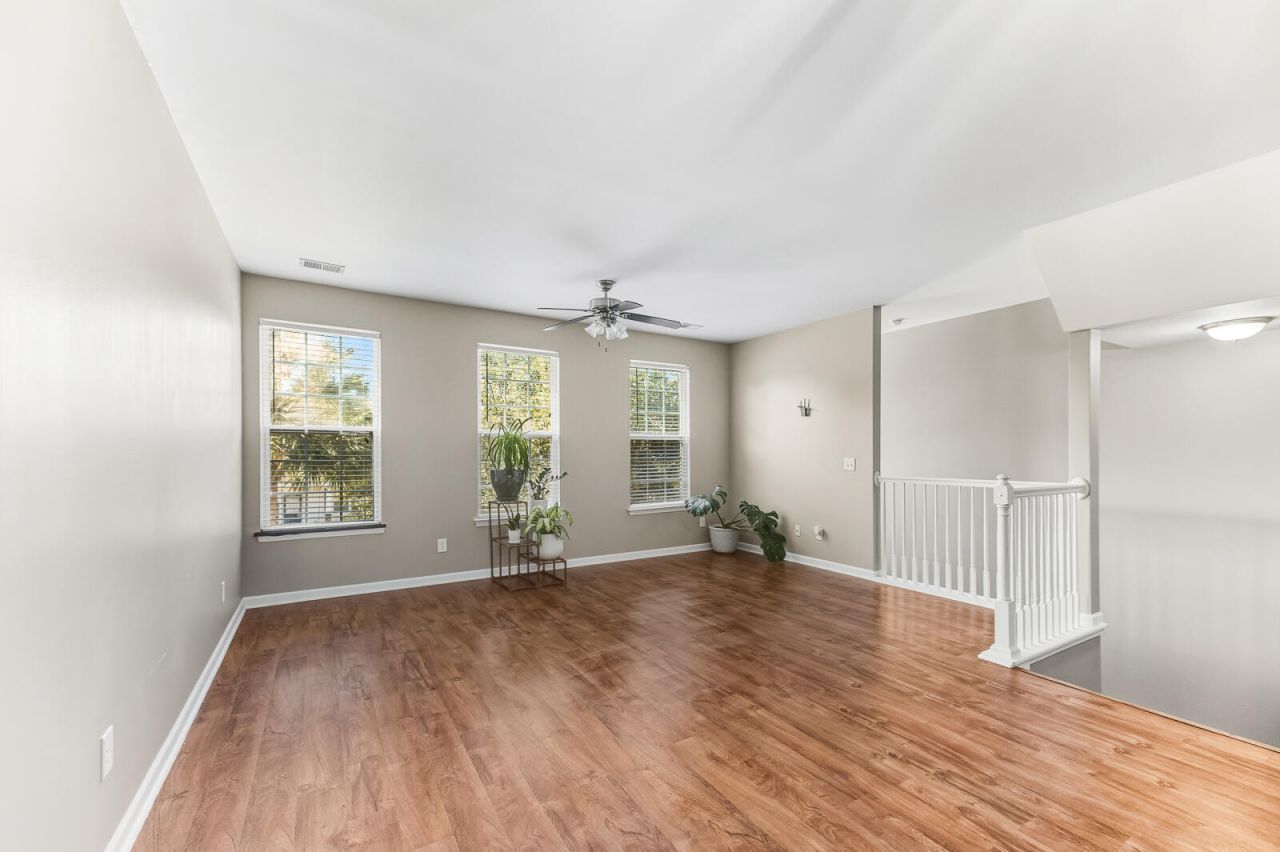 9038 Parlor Drive Photo 5