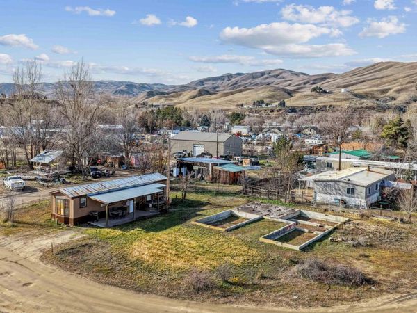 131 Adams St, Horseshoe Bend, ID 83629