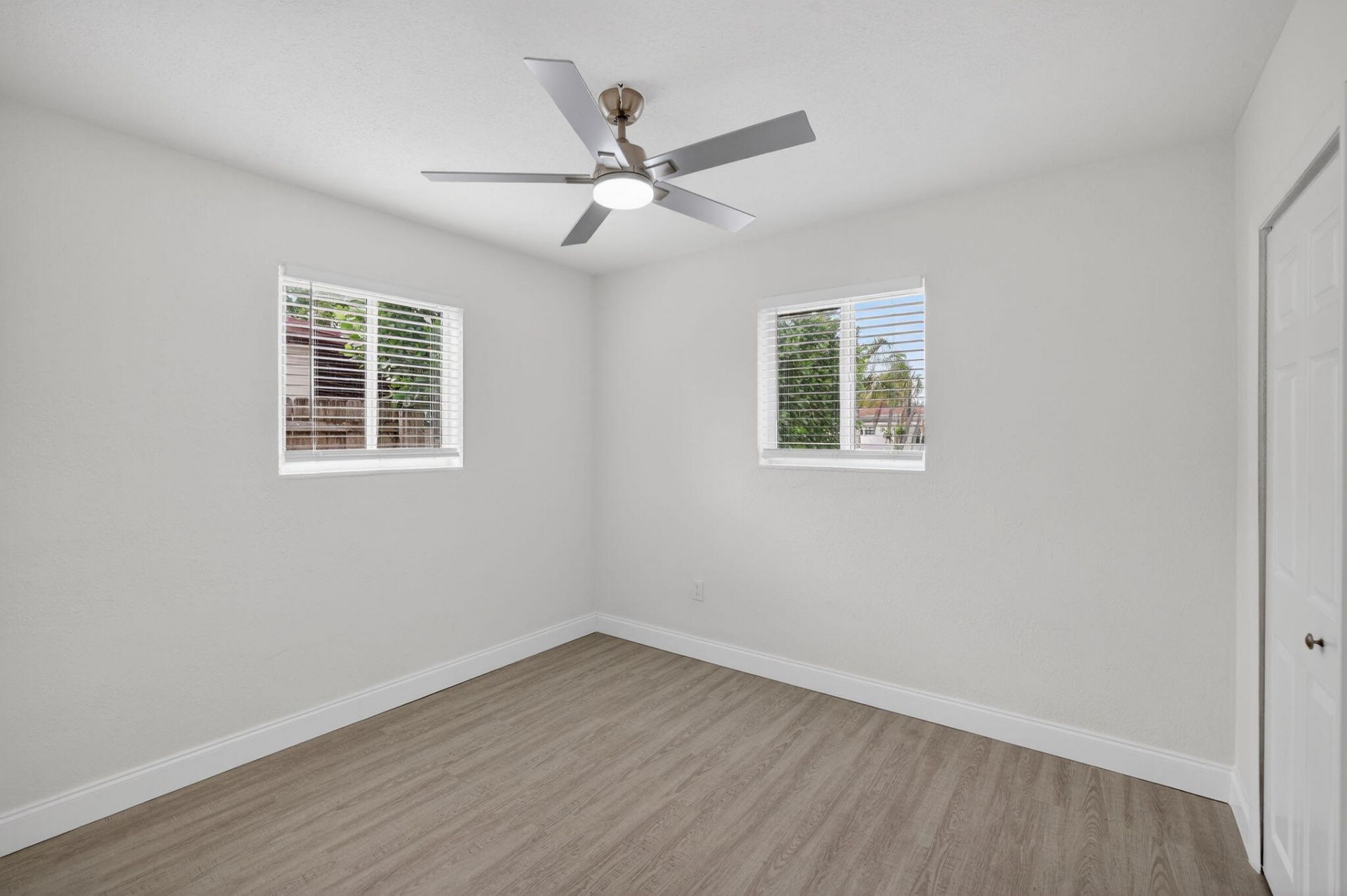 631 N 70th Avenue, Hollywood, FL 33024 Photo