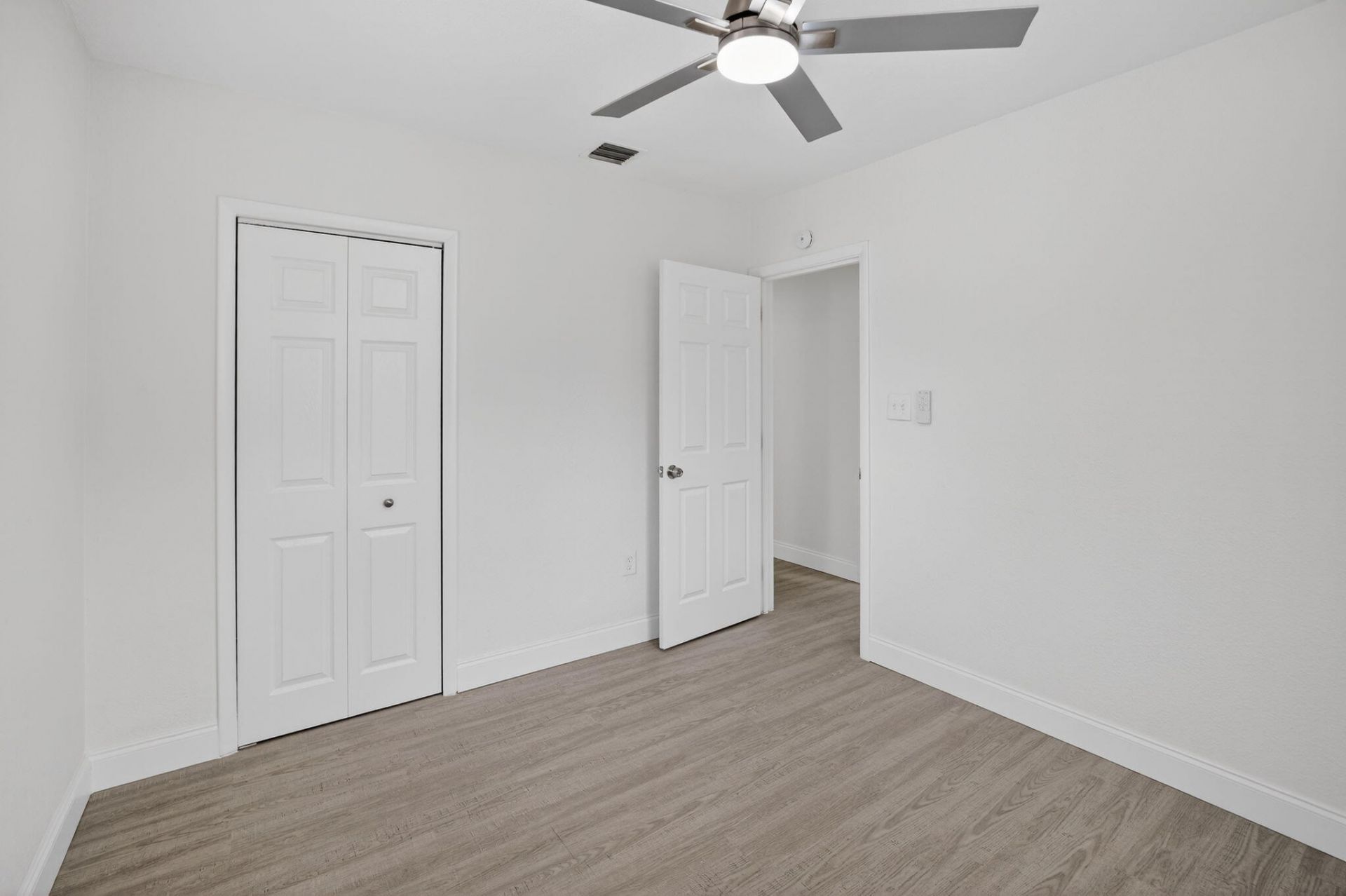 631 N 70th Avenue, Hollywood, FL 33024 Photo