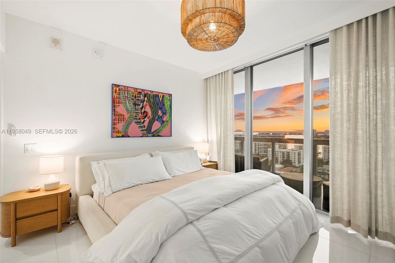 6899 Collins Ave , Unit 1810, Miami Beach, FL 33141 Photo