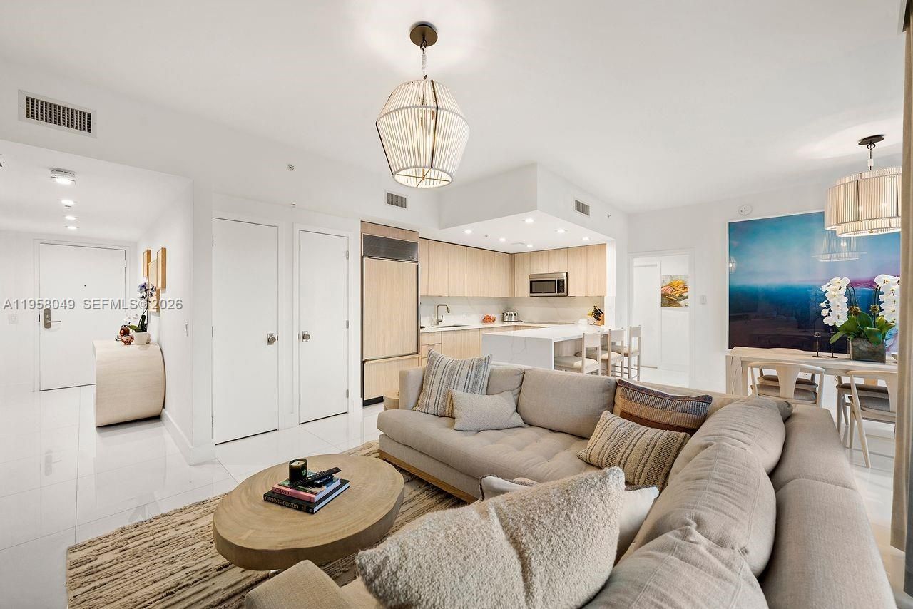 6899 Collins Ave , Unit 1810, Miami Beach, FL 33141 Photo