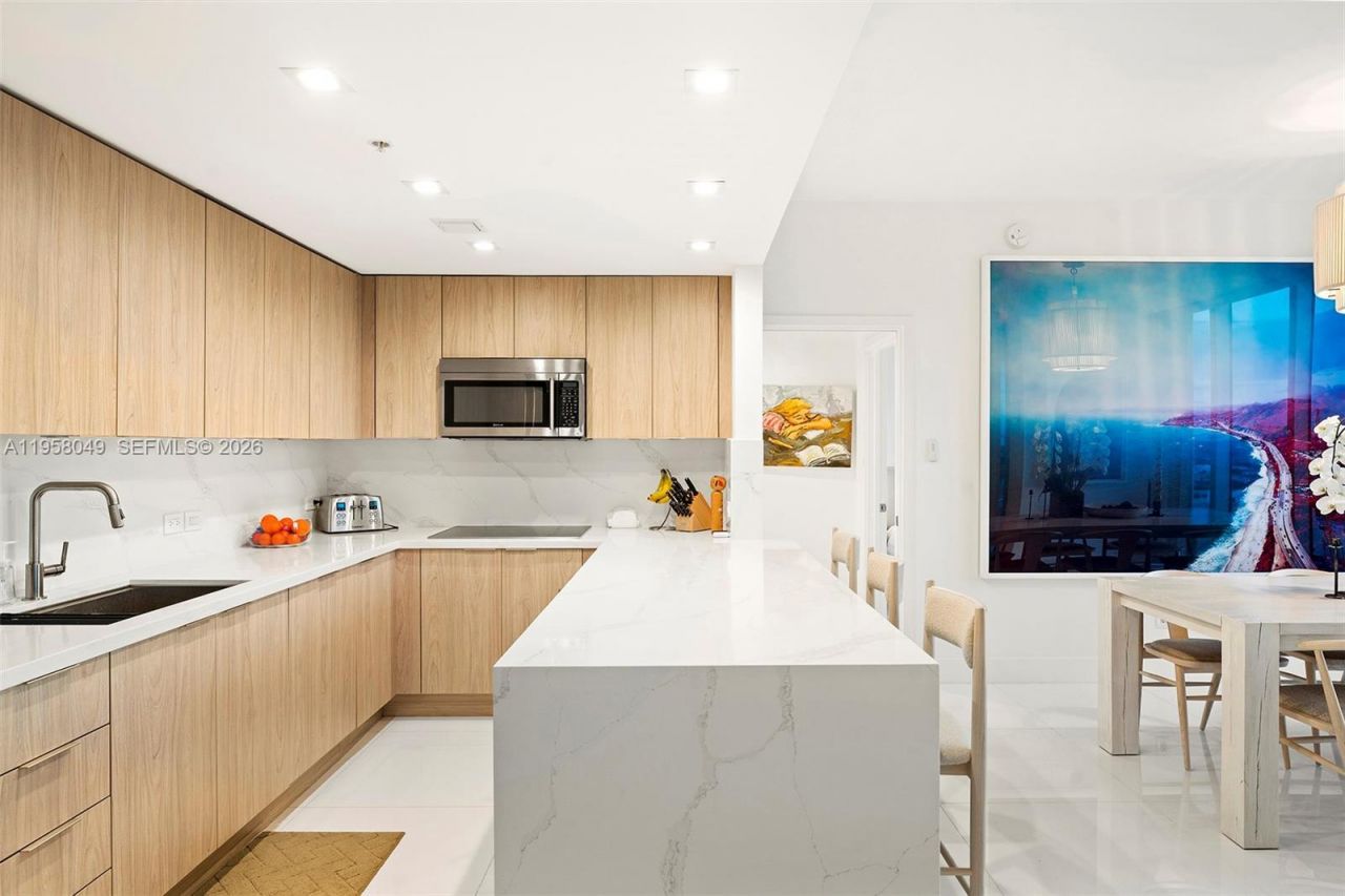 6899 Collins Ave , Unit 1810, Miami Beach, FL 33141 Photo