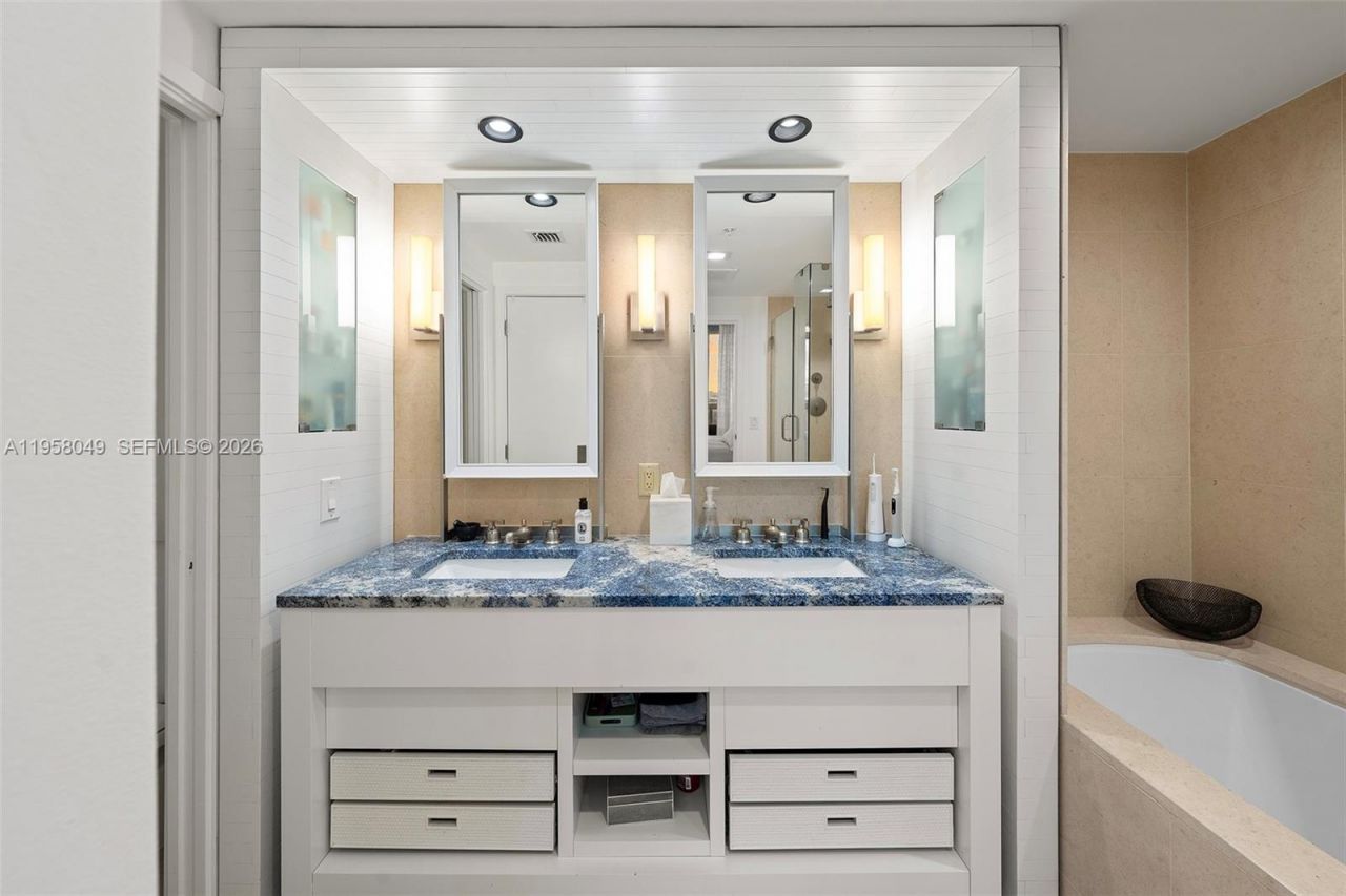 6899 Collins Ave , Unit 1810, Miami Beach, FL 33141 Photo