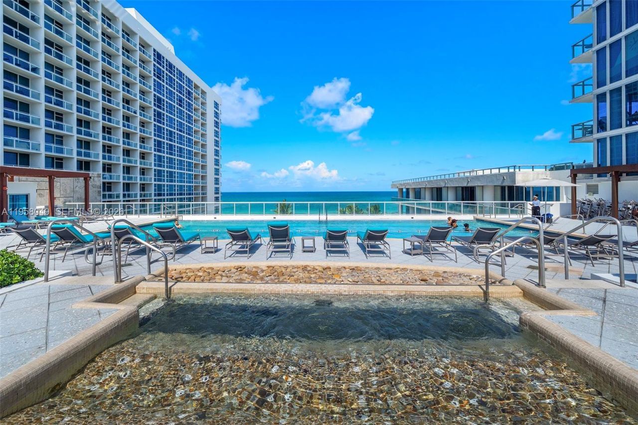 6899 Collins Ave , Unit 1810, Miami Beach, FL 33141 Photo