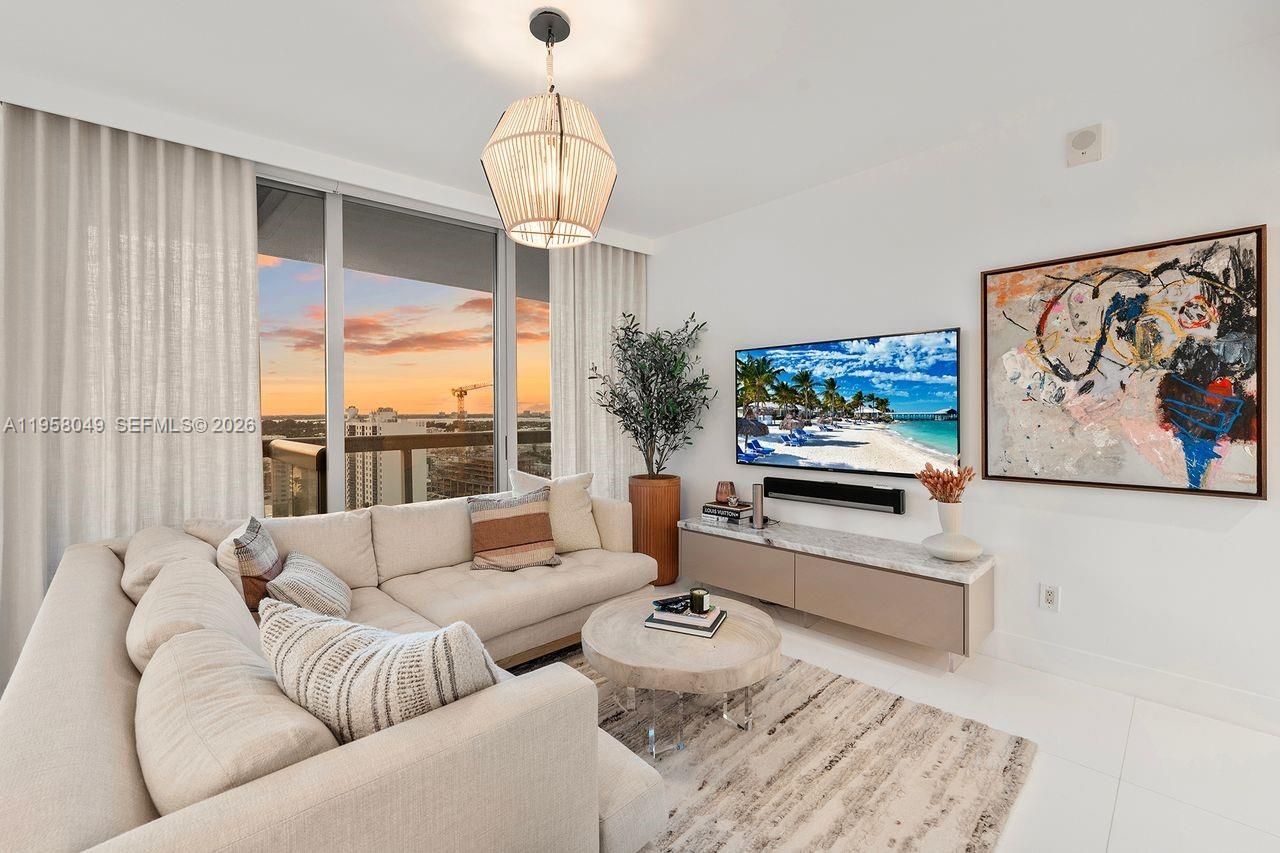 6899 Collins Ave, Unit 1810, Miami Beach, FL 33141 Photo