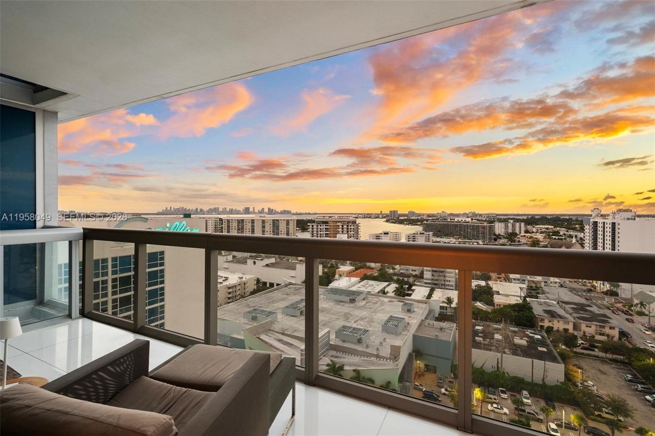 6899 Collins Ave, Unit 1810, Miami Beach, FL 33141 Photo