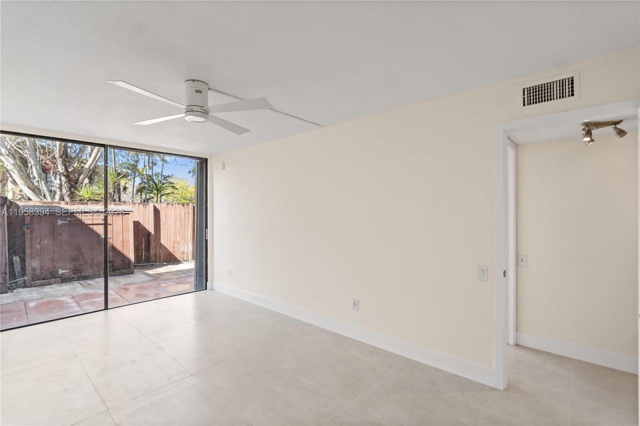 6907 SW 115 Pl , Unit D40, Miami, FL 33173 Photo