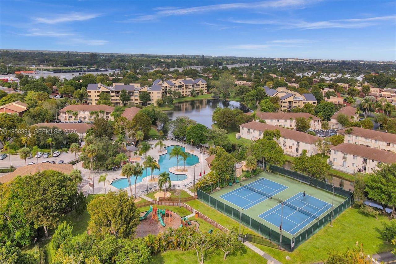 6907 SW 115 Pl , Unit D40, Miami, FL 33173 Photo