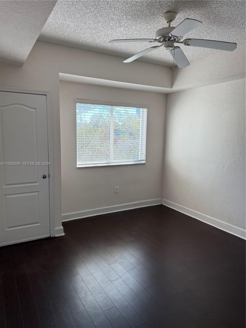 6001 SW 70th St, Unit 301, South Miami, FL 33143 Photo