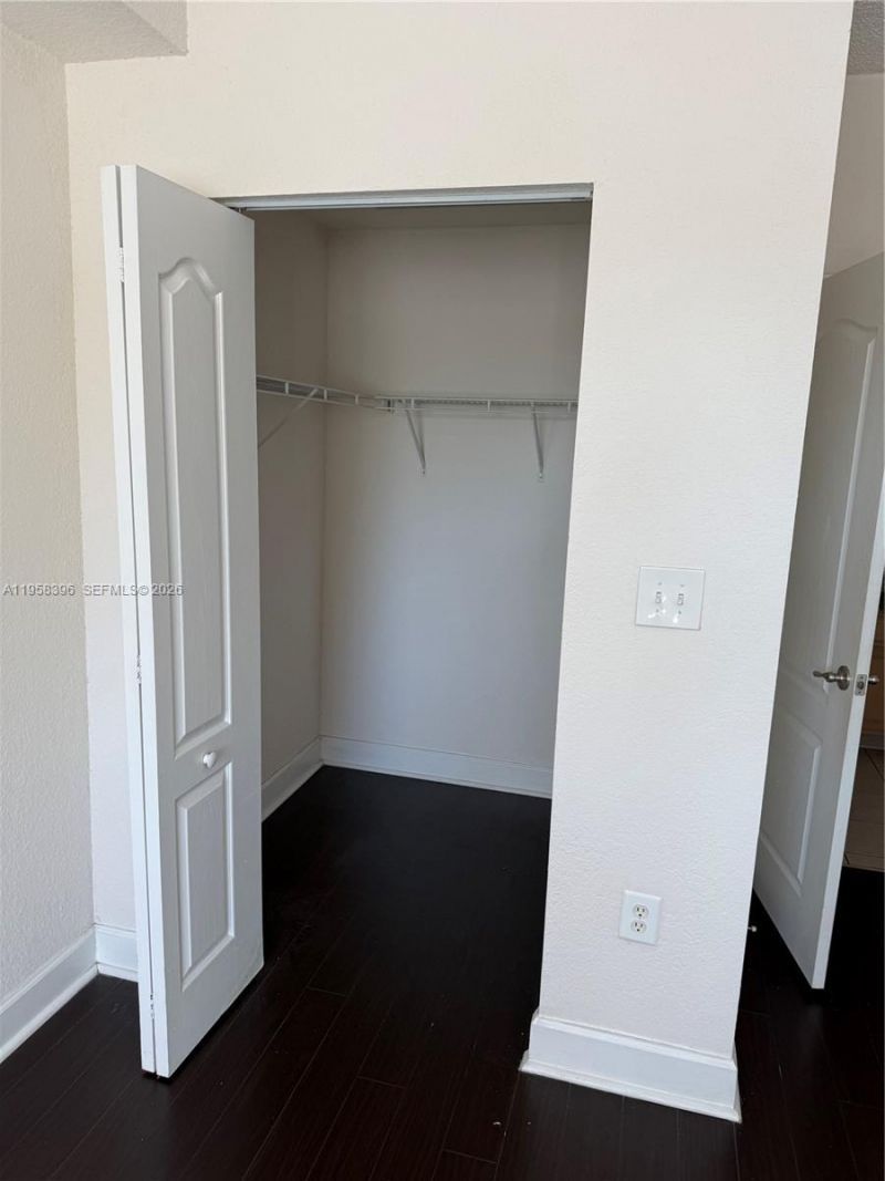 6001 SW 70th St, Unit 301, South Miami, FL 33143 Photo