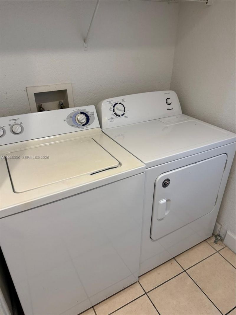 6001 SW 70th St, Unit 301, South Miami, FL 33143 Photo