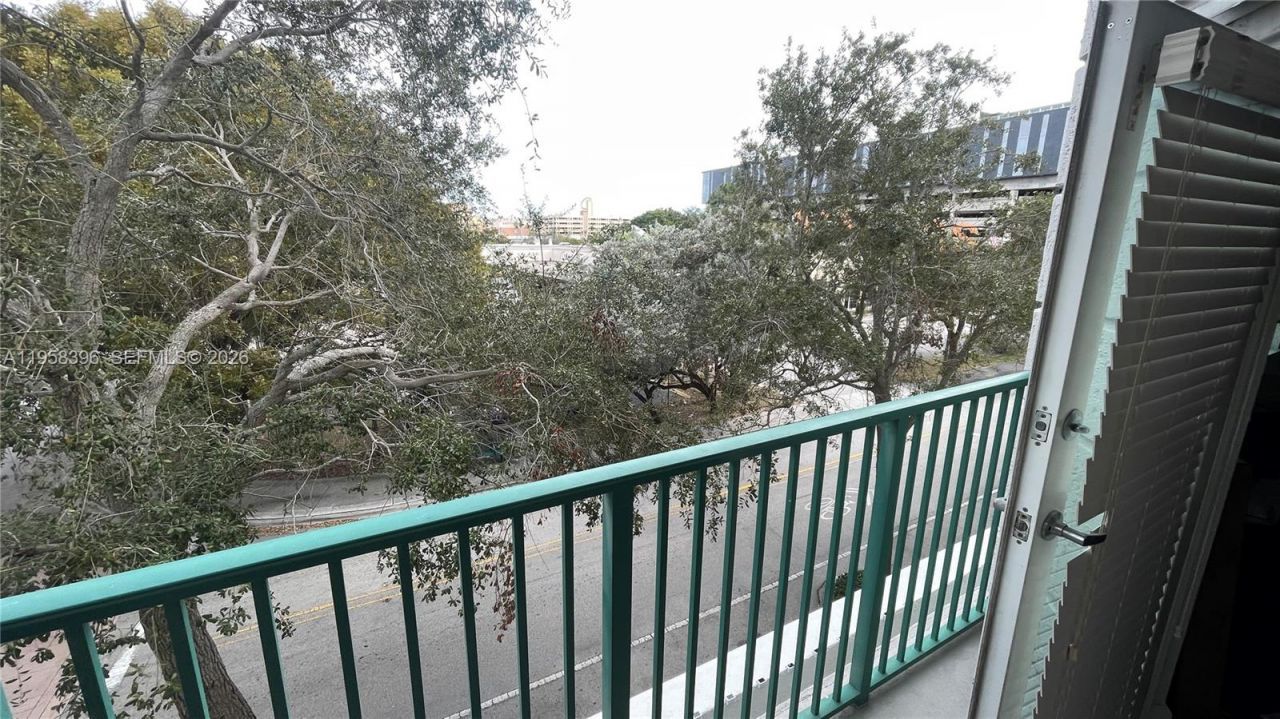 6001 SW 70th St, Unit 301, South Miami, FL 33143 Photo