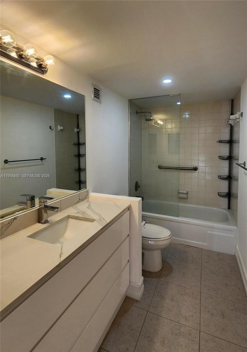 600 NE 36th St , Unit 821, Miami, FL 33137 Photo