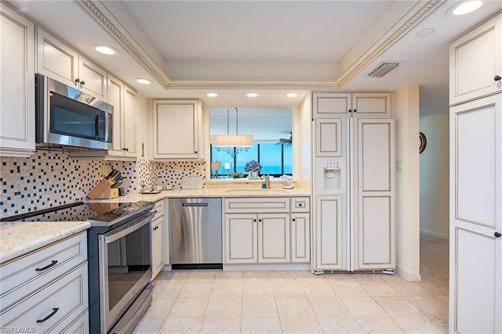 4751 Gulf Shore Blvd N, Unit PH8, Naples, FL 34103 Photo