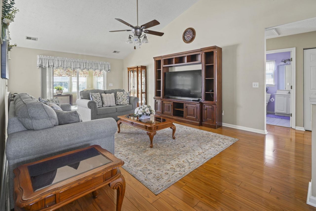 4367 Heartwood Ln. Photo 14