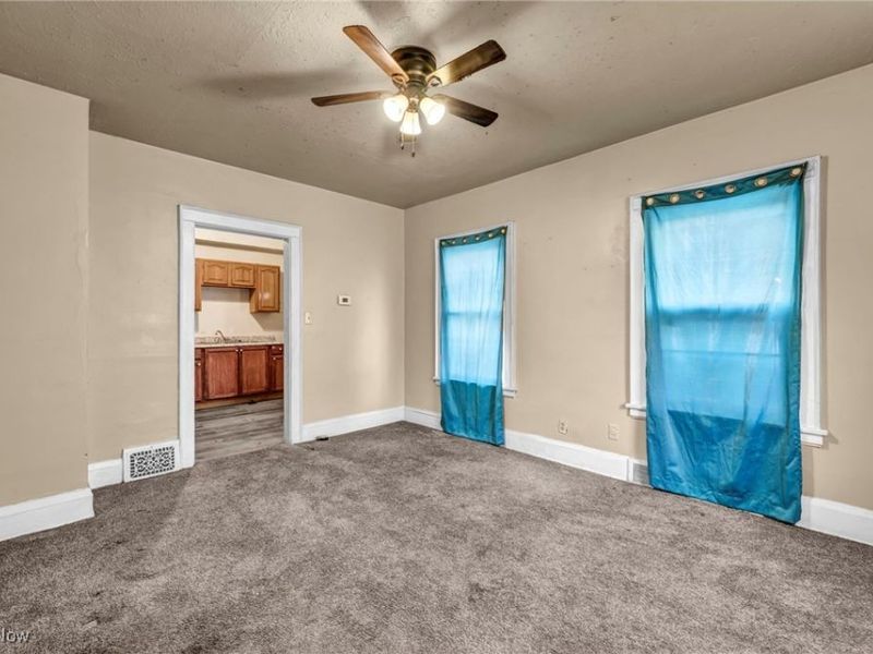 445 E 109th Street, Cleveland, OH 44108 Photo 12