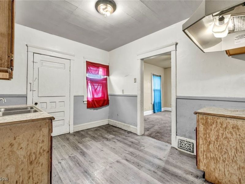 445 E 109th Street, Cleveland, OH 44108 Photo 16