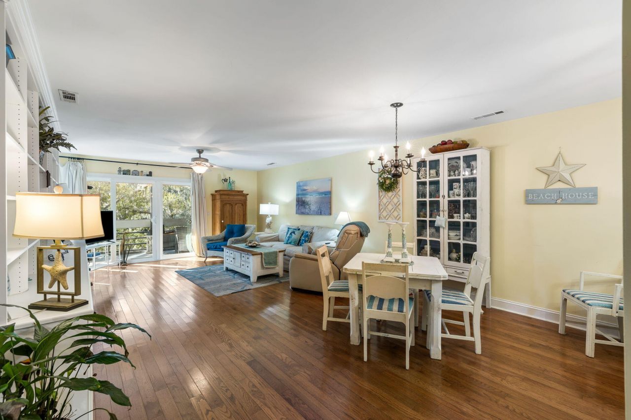 2413 Racquet Club Drive Photo 10
