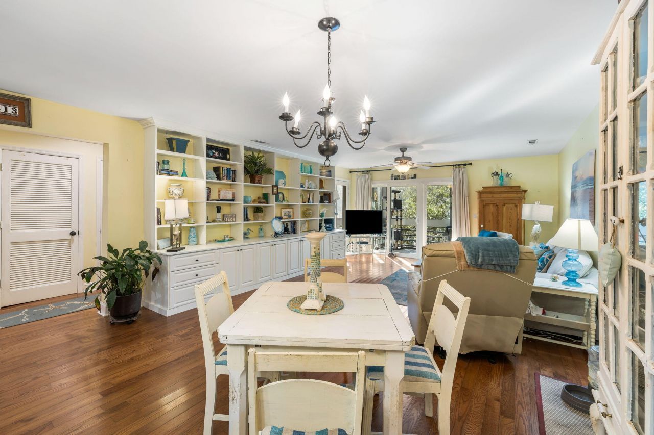 2413 Racquet Club Drive Photo 11