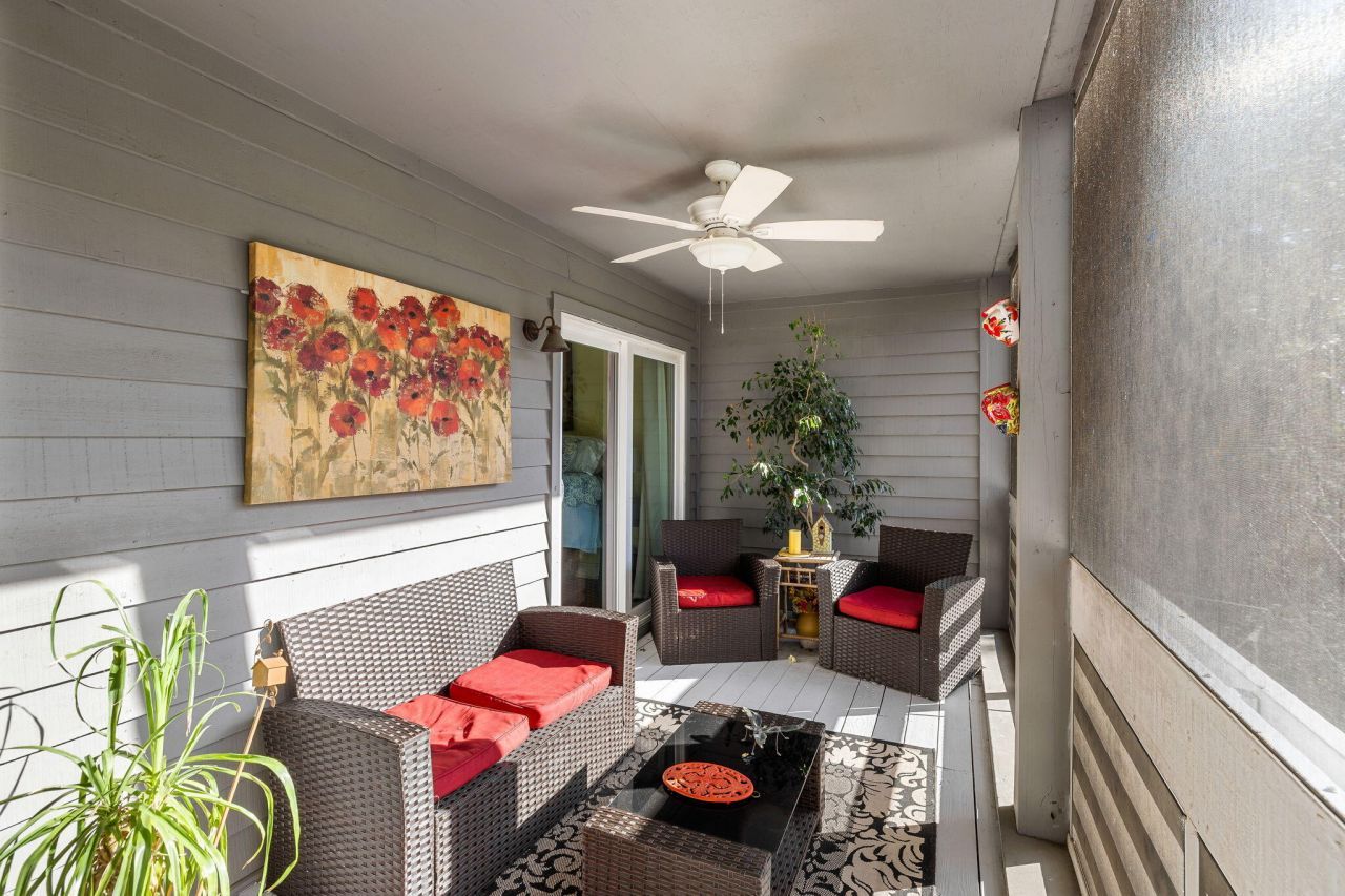 2413 Racquet Club Drive Photo 17