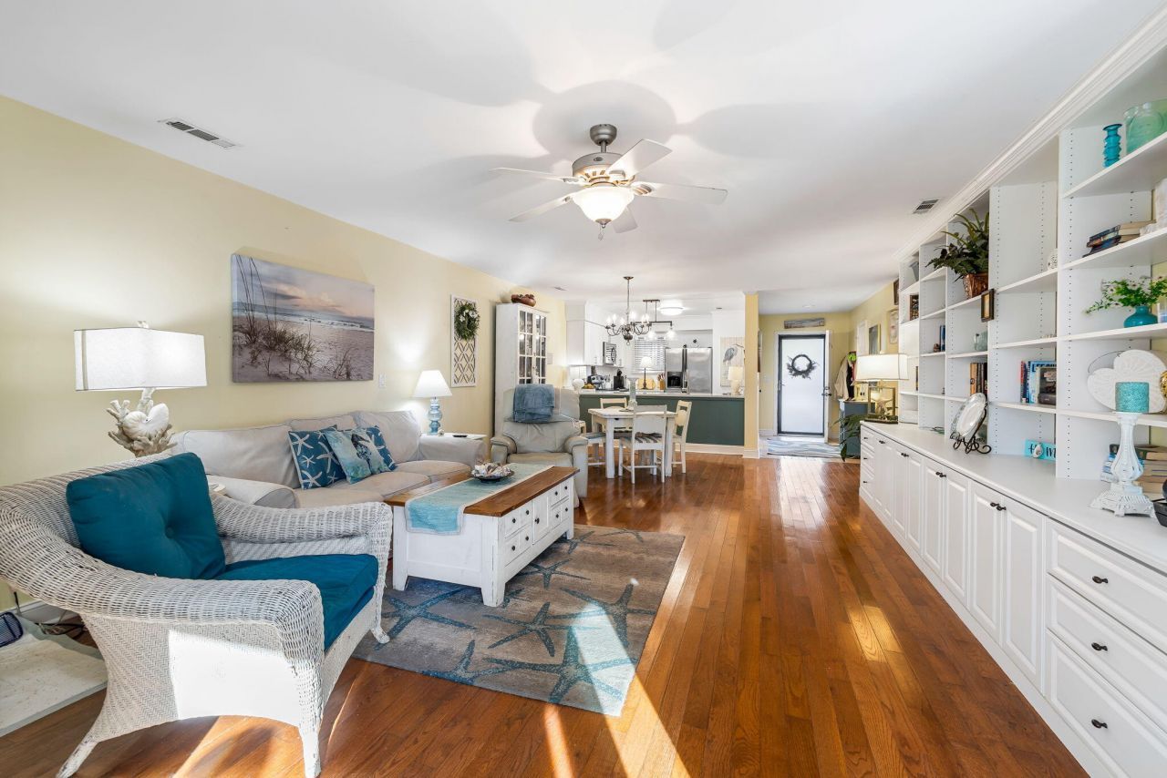 2413 Racquet Club Drive Photo 8