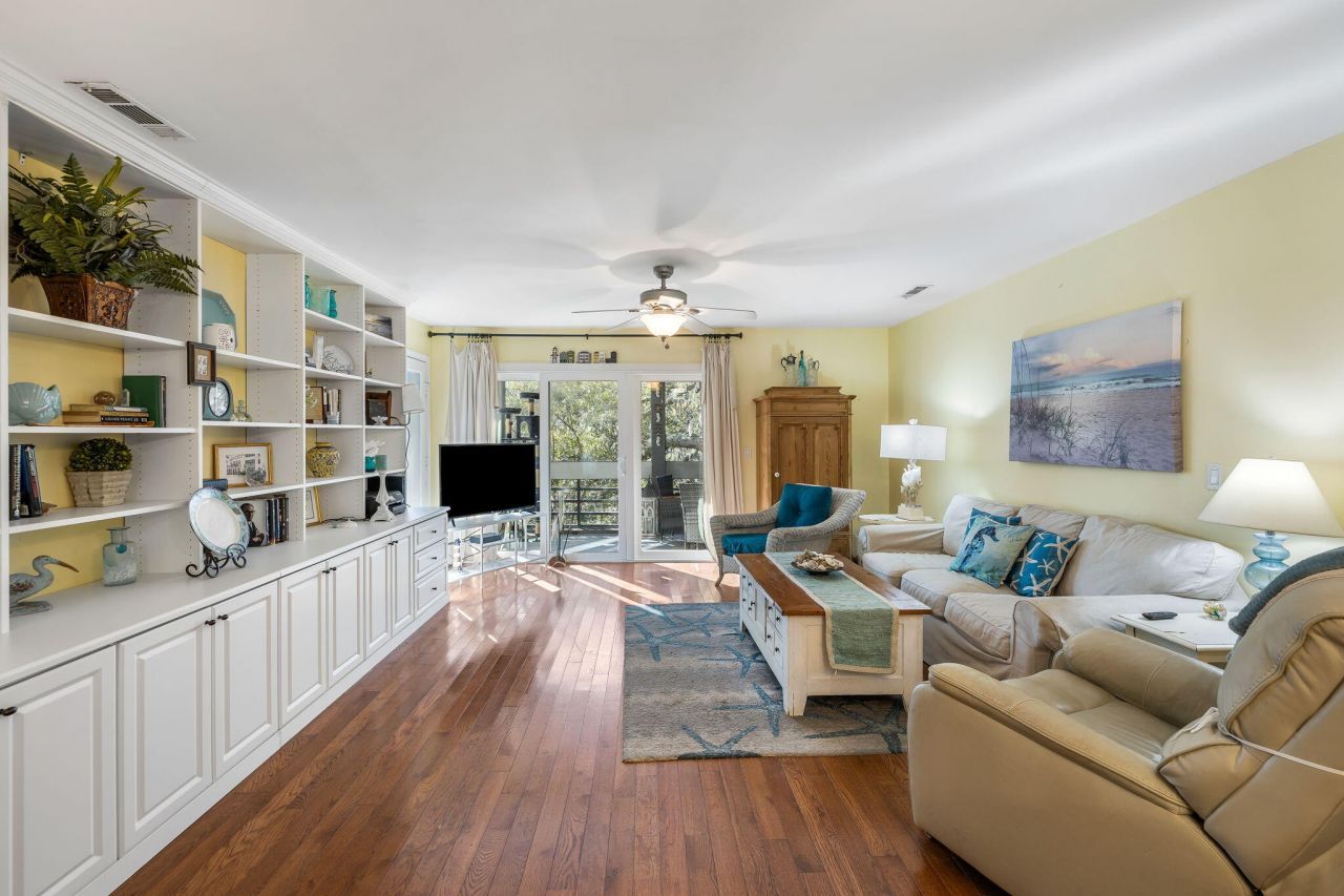 2413 Racquet Club Drive Photo 9