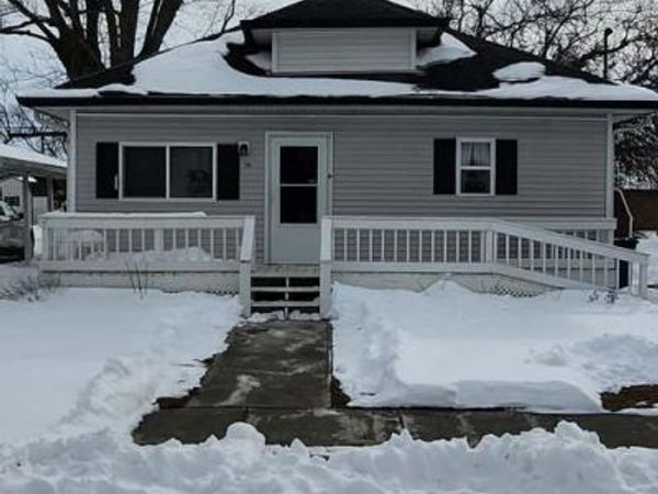 209 W Florence Street, Sesser, IL 62884