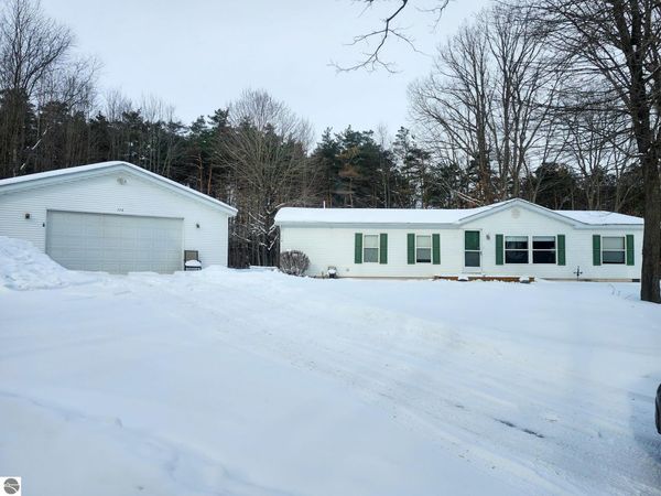 114 Bay City Trail, Houghton Lake, MI 48629