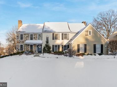 825 SPRINGBANK LANE, WAYNE, PA 19087