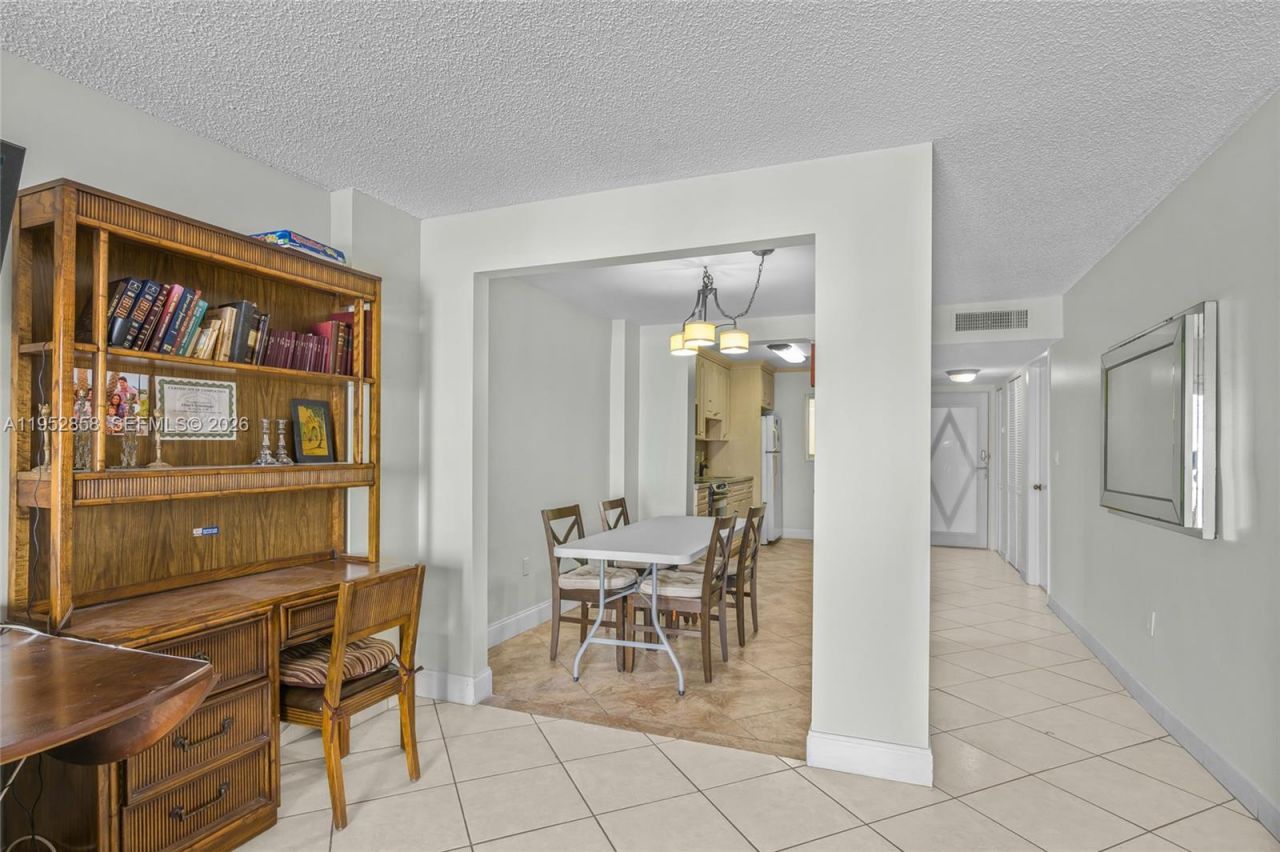 4141 Collins Ave, Unit 201, Miami Beach, FL 33140 Photo