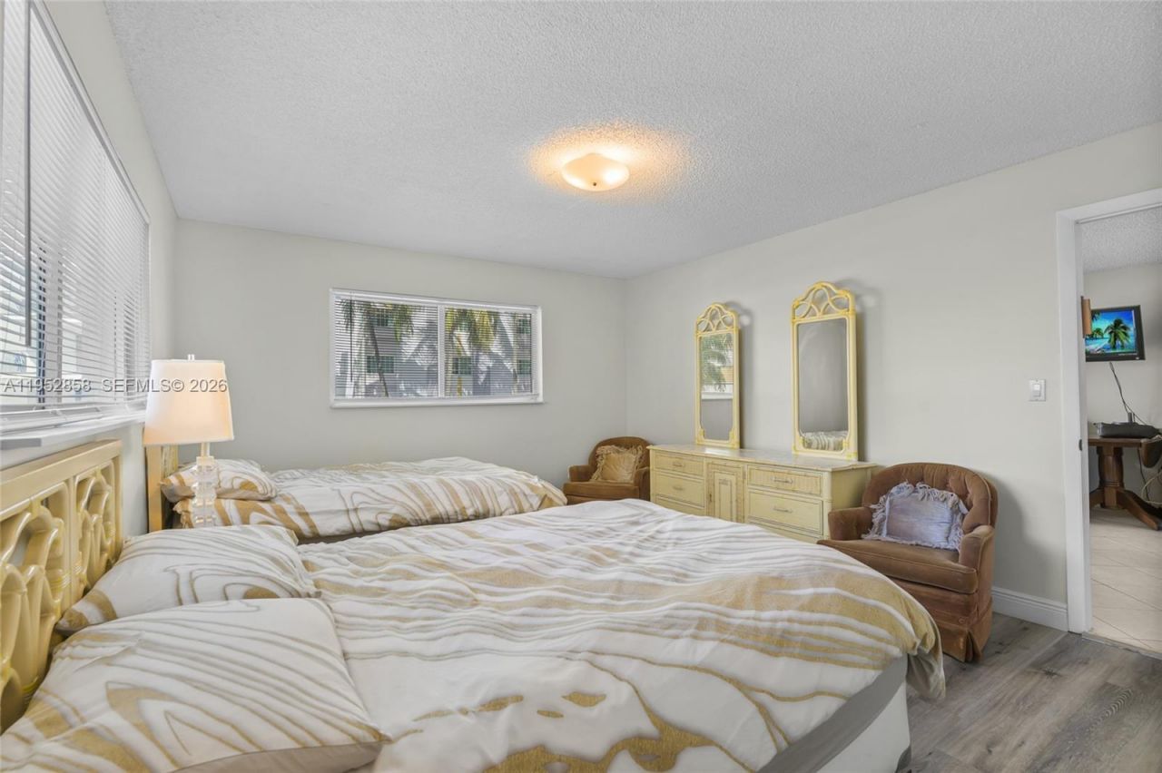 4141 Collins Ave, Unit 201, Miami Beach, FL 33140 Photo