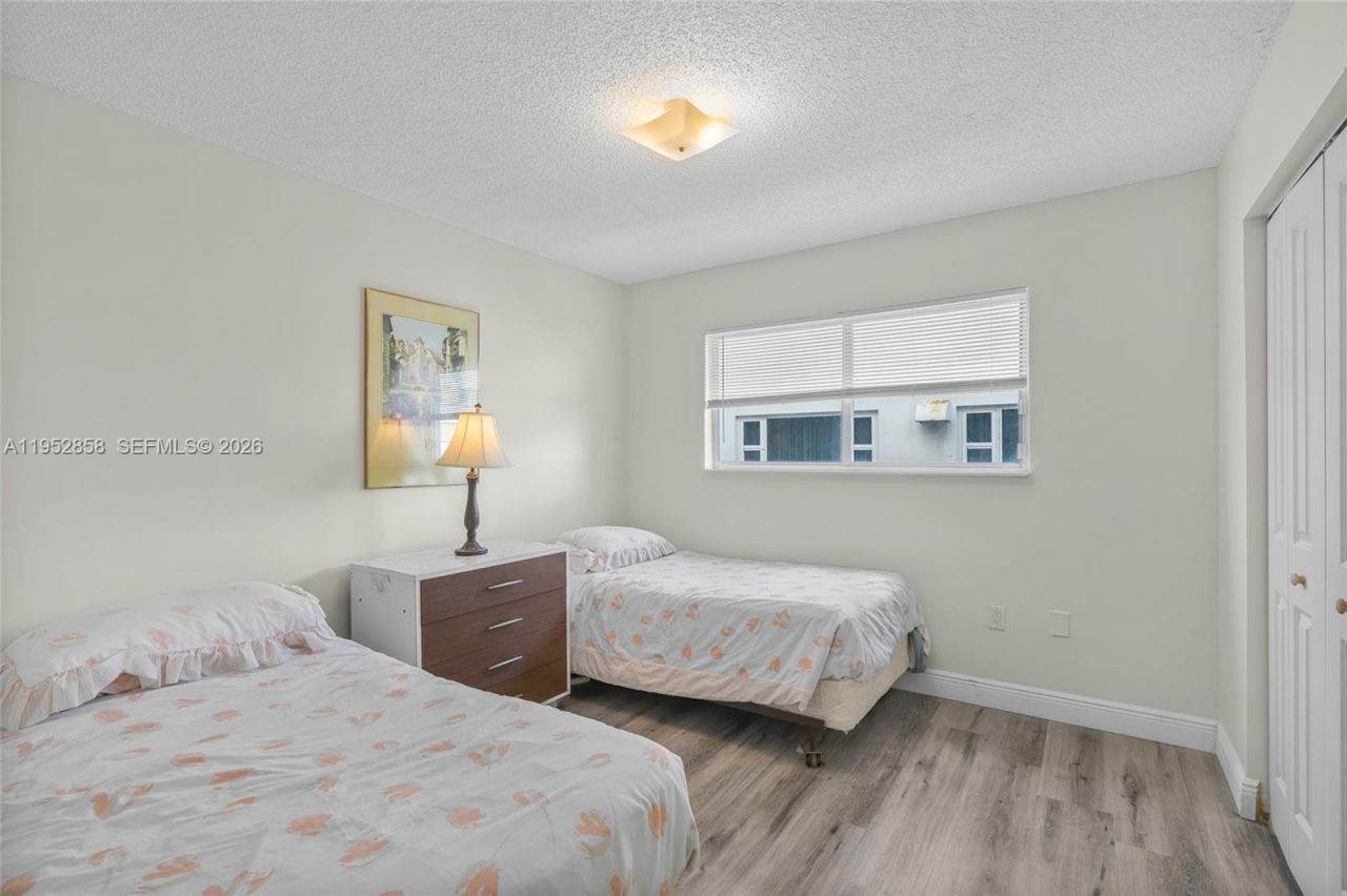 4141 Collins Ave, Unit 201, Miami Beach, FL 33140 Photo