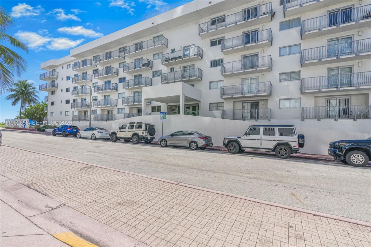 4141 Collins Ave, Unit 201, Miami Beach, FL 33140 Photo