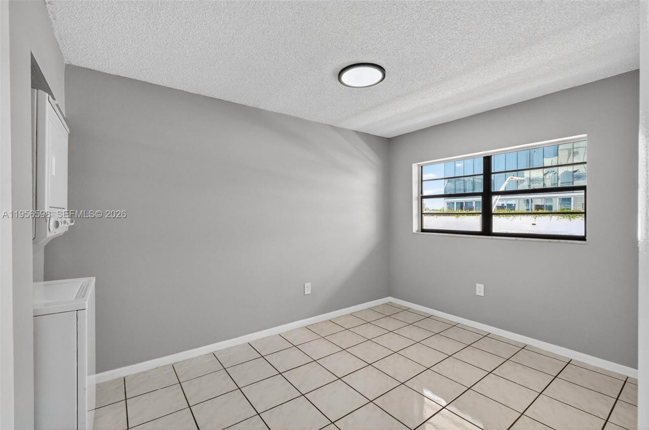 2924 Collins Avenue , Unit 501, Miami Beach, FL 33140 Photo